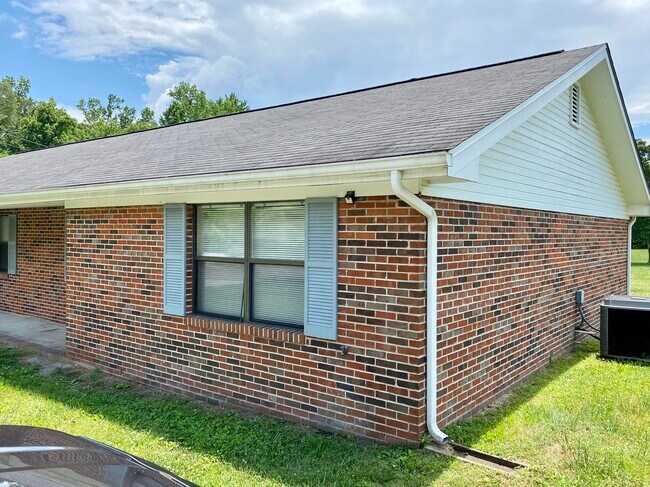 Building Photo - 101 Lytle Rd