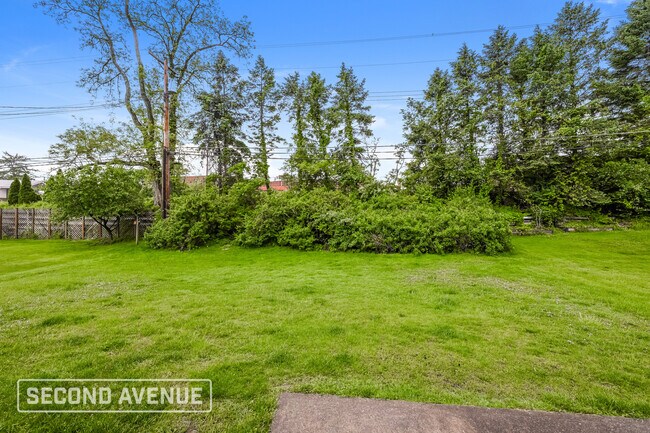 Building Photo - 219 Garden City Dr