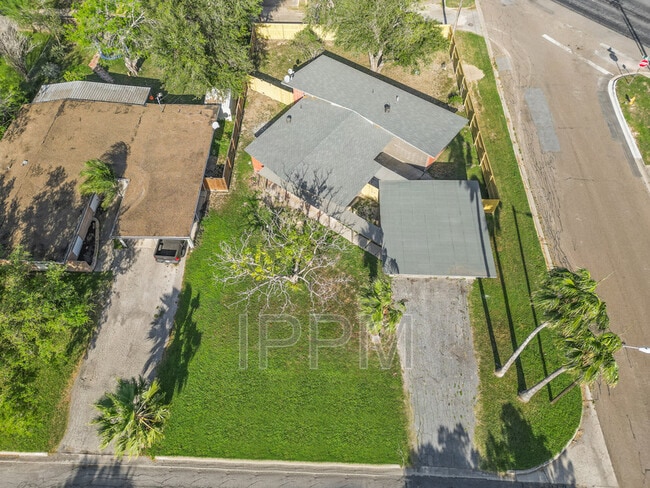 Building Photo - 1651 Hamilton St
