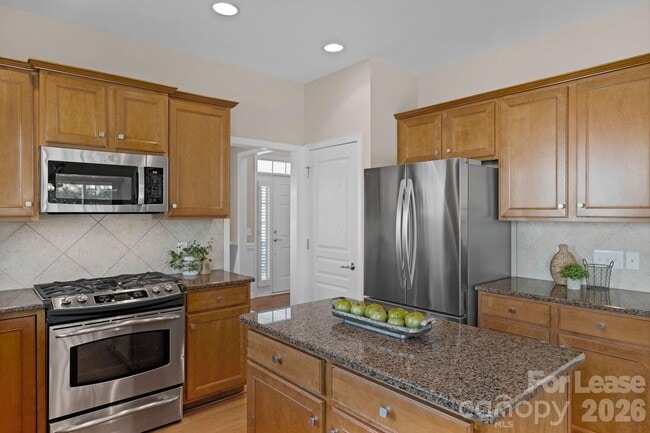 Building Photo - 2076 Belair Dr