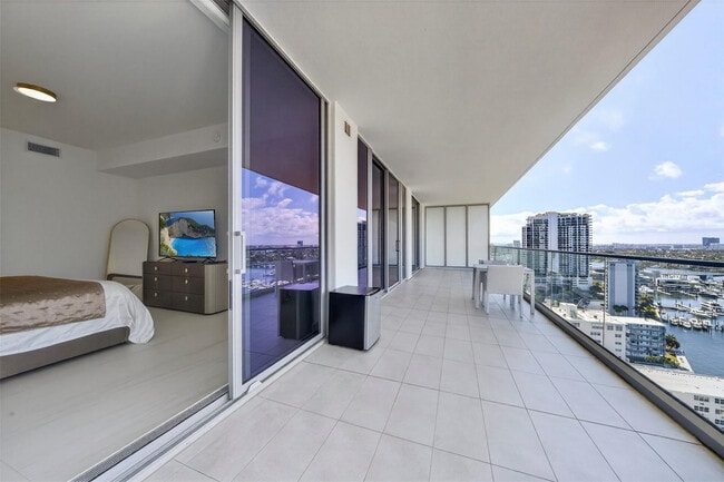 Building Photo - 153 N Seabreeze Blvd