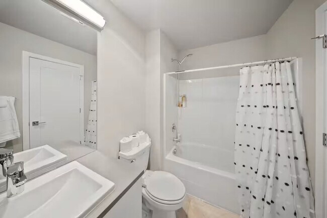 Building Photo - 4927 Amherst Way SW