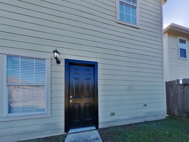 Building Photo - 11335 Carla St