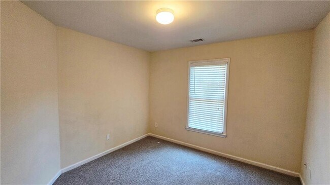 Building Photo - 223 Elmbrook Ln