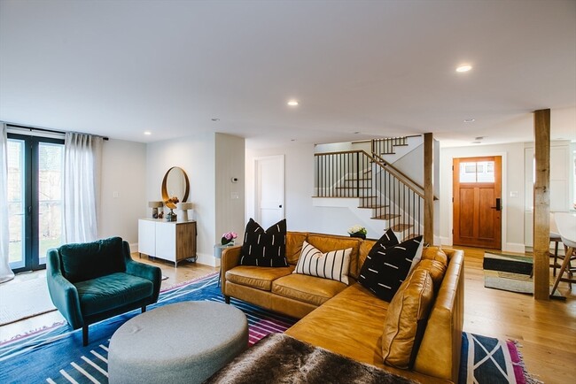 Building Photo - 10 Ware St