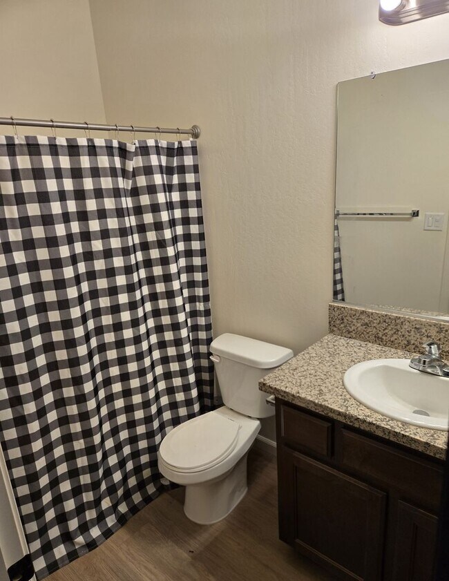 Building Photo - 799 W Brown Ave