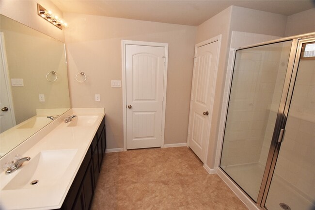 Building Photo - 3015 Dripping Springs Ct