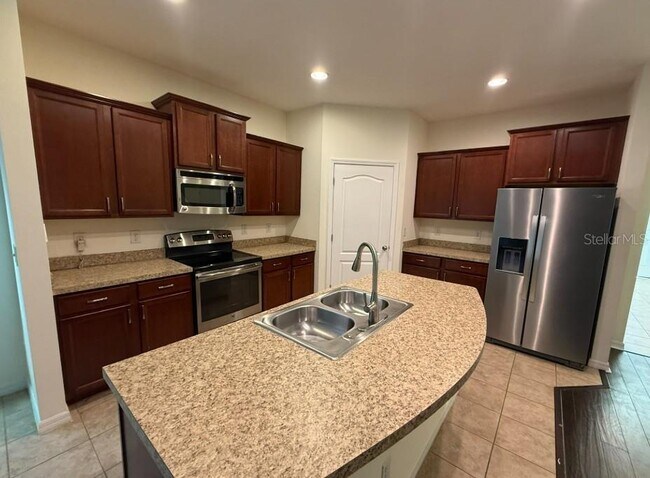 Building Photo - 6223 35th Ct E