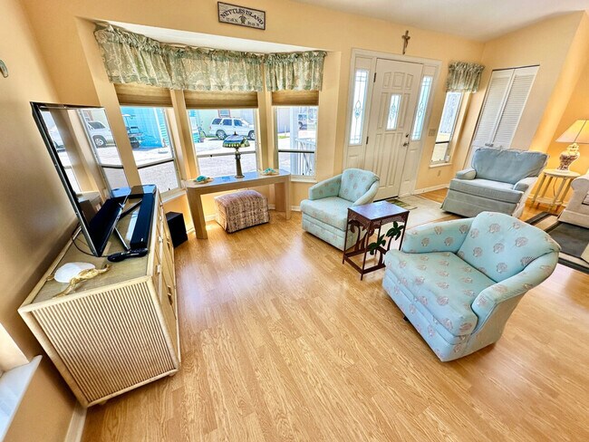 Building Photo - 2083 Nettles Blvd