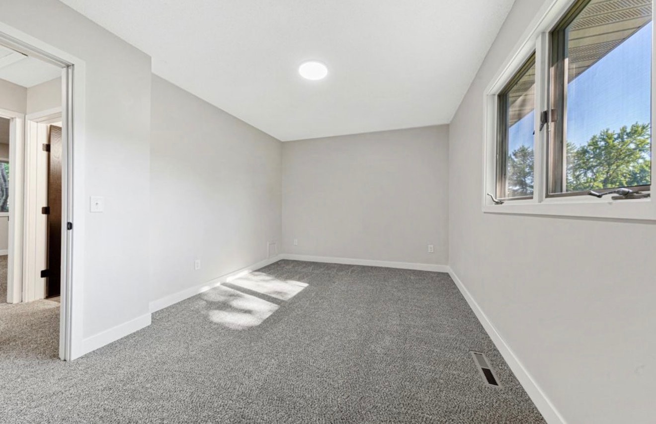 Building Photo - 1639 Pleasant View Dr