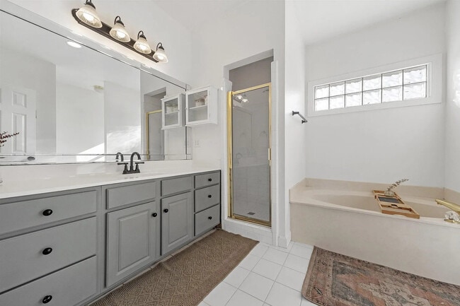 Building Photo - 1565 Bent River Cir