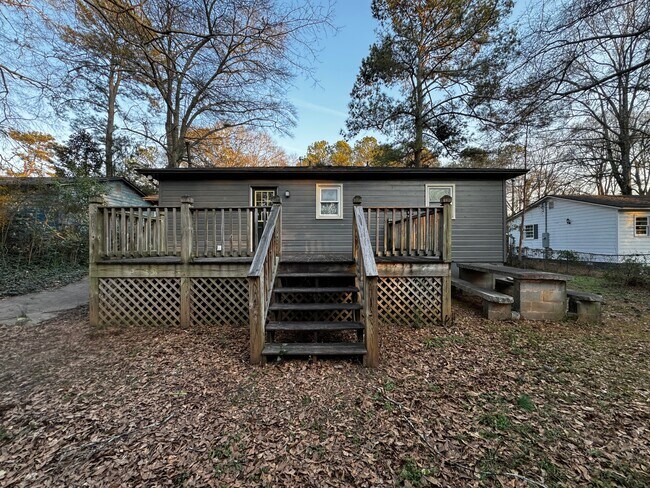 Building Photo - 170 Royal Ct