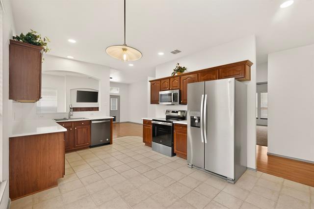 Building Photo - 1409 Clear Creek Dr