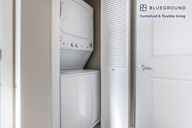 Building Photo - 215 Union Ave