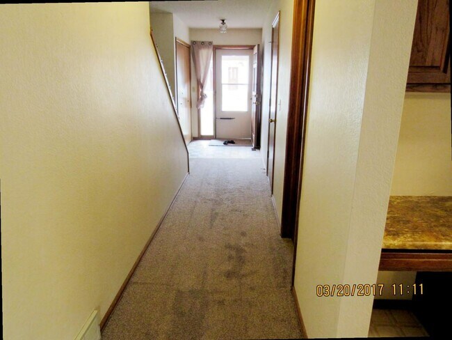 Building Photo - 375 Wildrose Lane