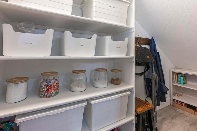 Building Photo - Modern 4BD/3BA Rental with Garage & Fenced Yard – Available Now