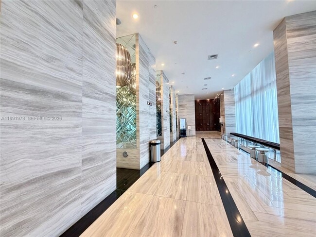 Building Photo - 2000 Metropica Wy