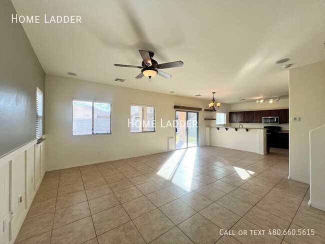 Building Photo - Beautiful Two Story - 3 Bed, 2.5 Bath San ...