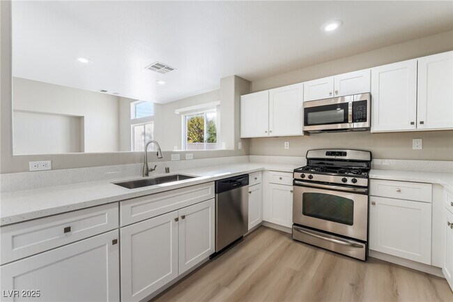 Building Photo - 2723 Mossy Oaks Ln