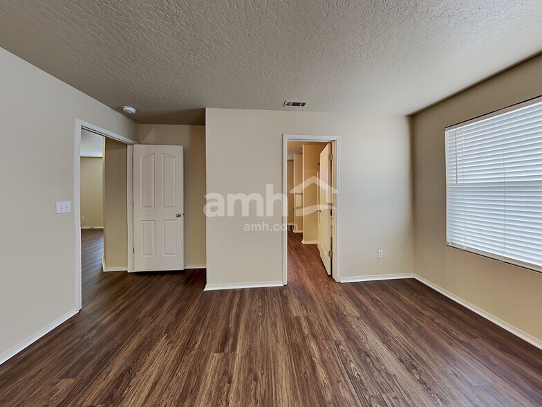 Building Photo - 363 E Ivy Glade St