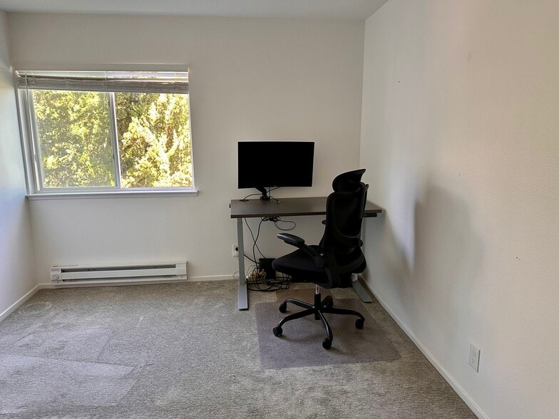 Building Photo - 1041 Shell Blvd