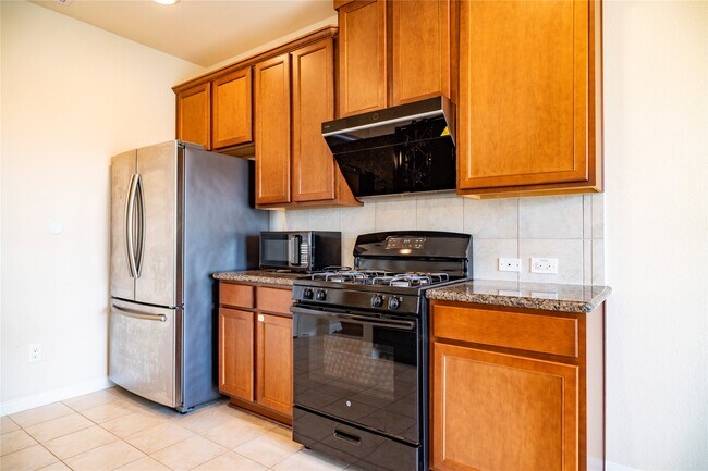 Building Photo - 7115 Ironwood Forest Dr