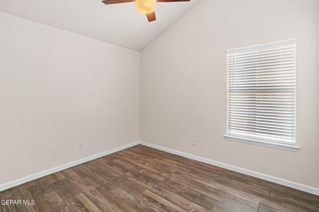 Building Photo - 6753 Parque Del Sol Dr