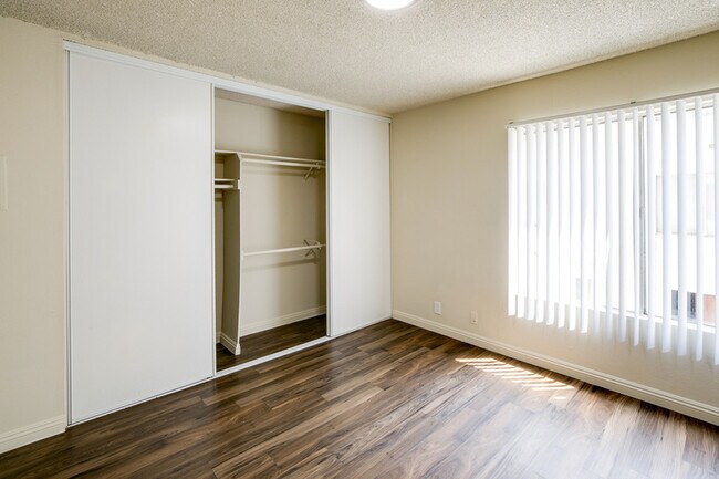 Building Photo - 451 S Harvard Blvd