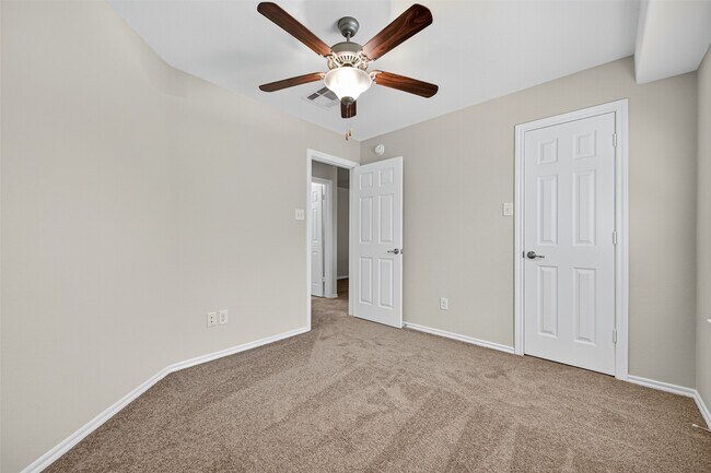 Building Photo - 6438 Haywards Crossing S Cir
