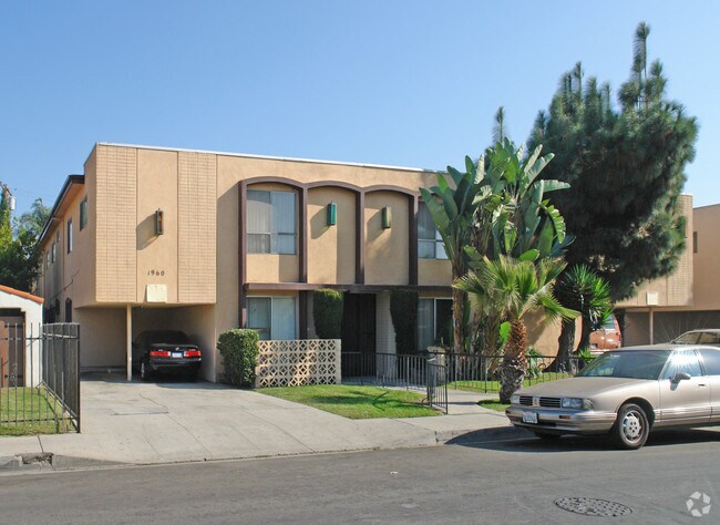 Primary Photo - 1960 S Garth Ave