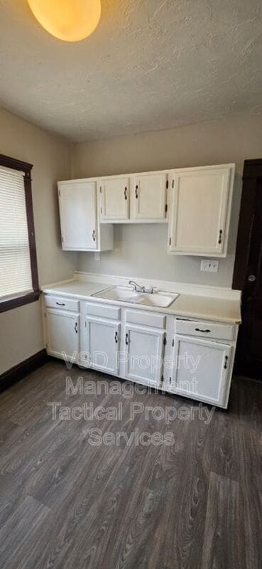 Building Photo - 12819 Edmonton Ave