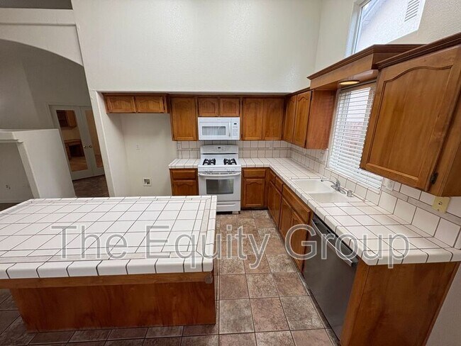 Building Photo - 3432 S Martin Ct