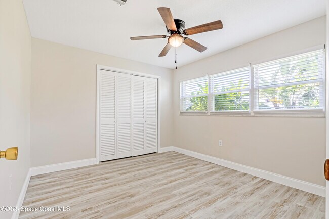 Building Photo - 1730 Canal Ct
