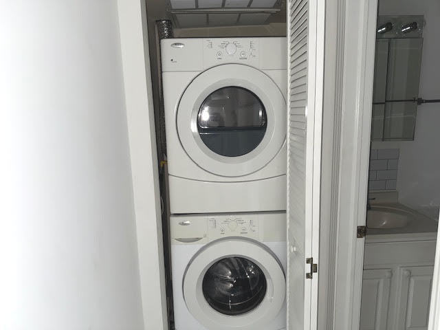 Building Photo - 1621 N Windsor Dr