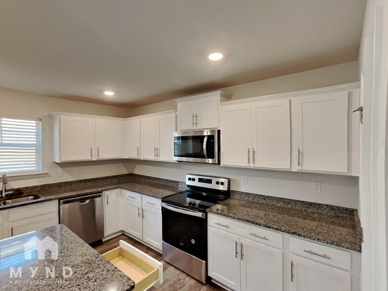 Building Photo - 2042 Ryker Davis Ln