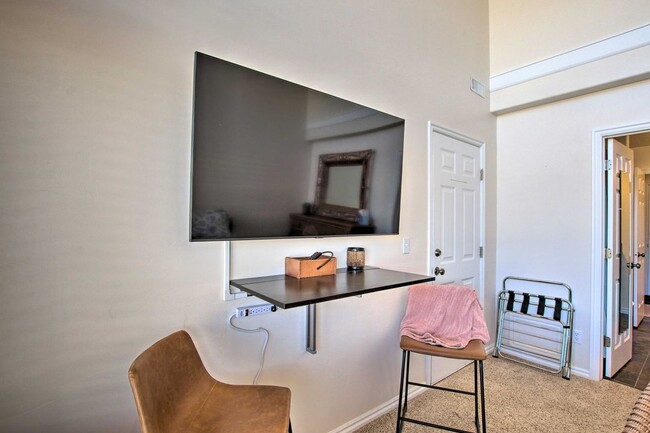 Building Photo - 3524 N Fox Run Dr