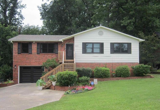 Primary Photo - 2444 Columbiana Rd