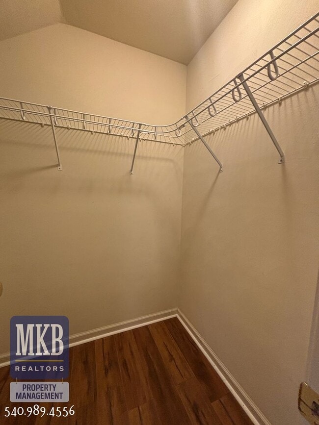 Building Photo - 6423 Westshire Ct
