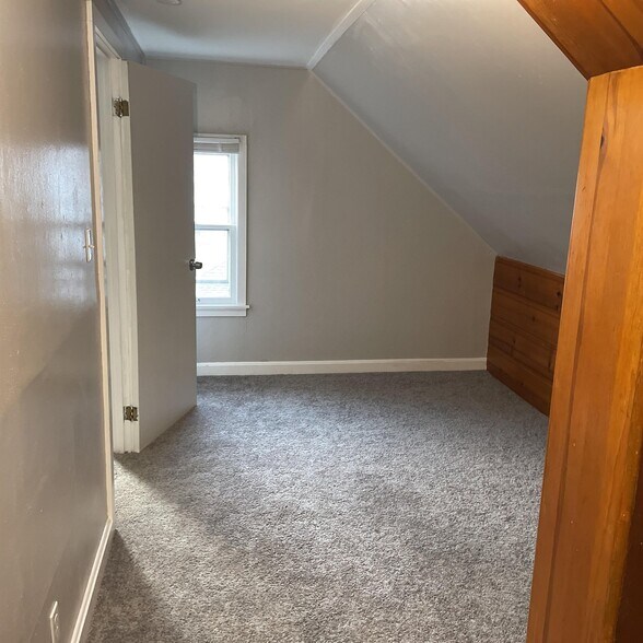 Building Photo - 5449 N 37th St