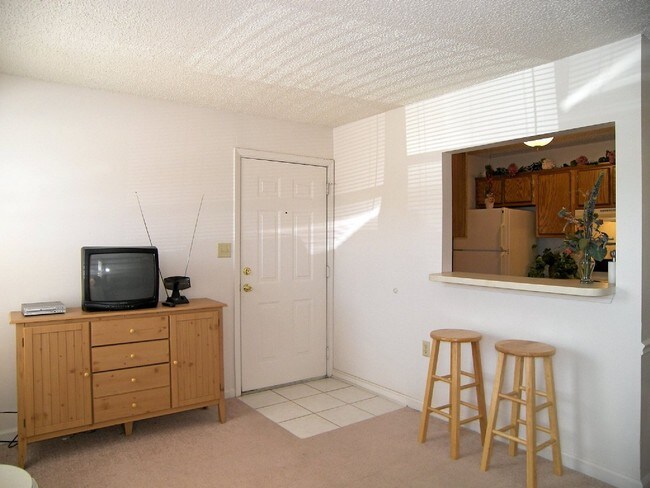 Open Entry Area - Shelby Grove Apartments