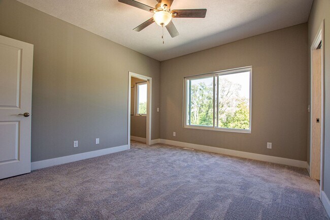 Building Photo - S342-346 North Allen Street