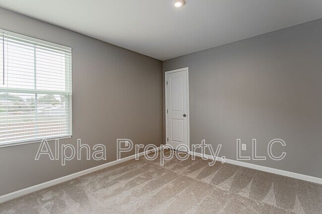Building Photo - 818 Purcell Dr