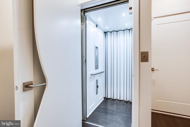 Building Photo - 7510 Sawyer Farm Wy