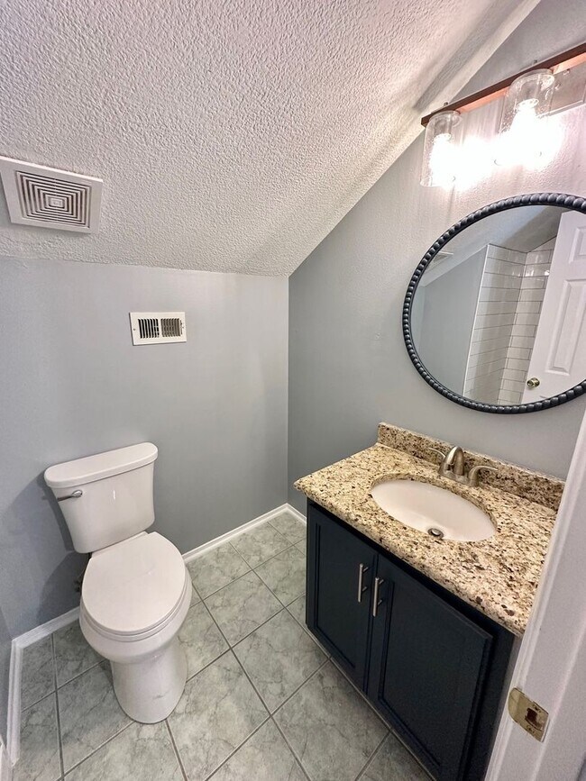 Building Photo - 918 Claeven Cir