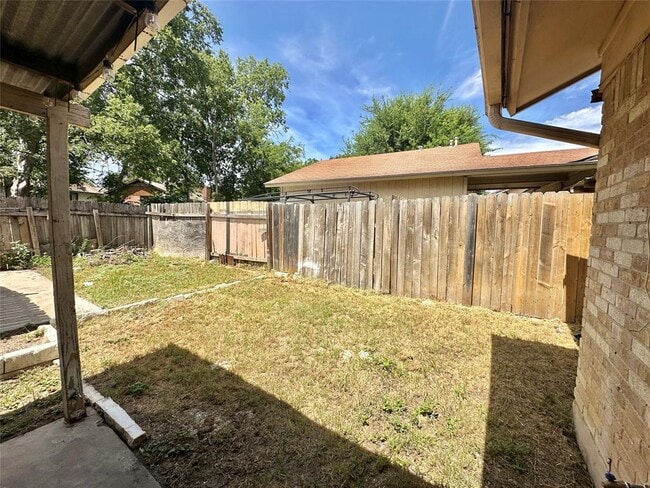 Building Photo - 207 W William Cannon Dr