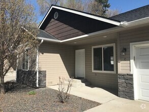 Building Photo - 312 triplex