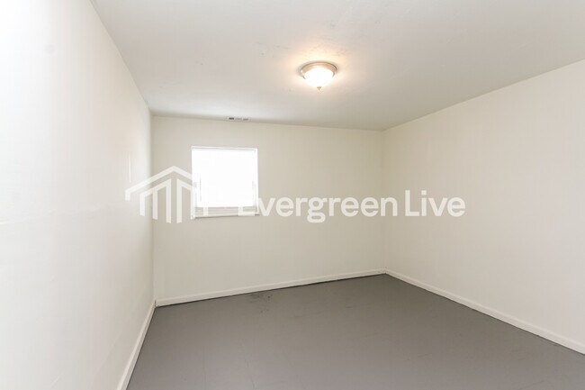 Building Photo - 4019 Biscayne Rd