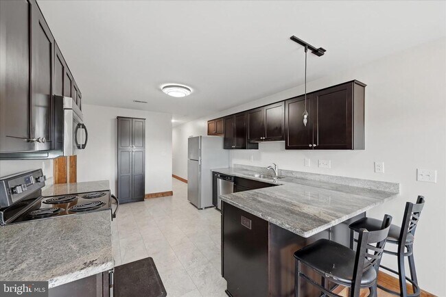 Building Photo - 443 Millwood Ave