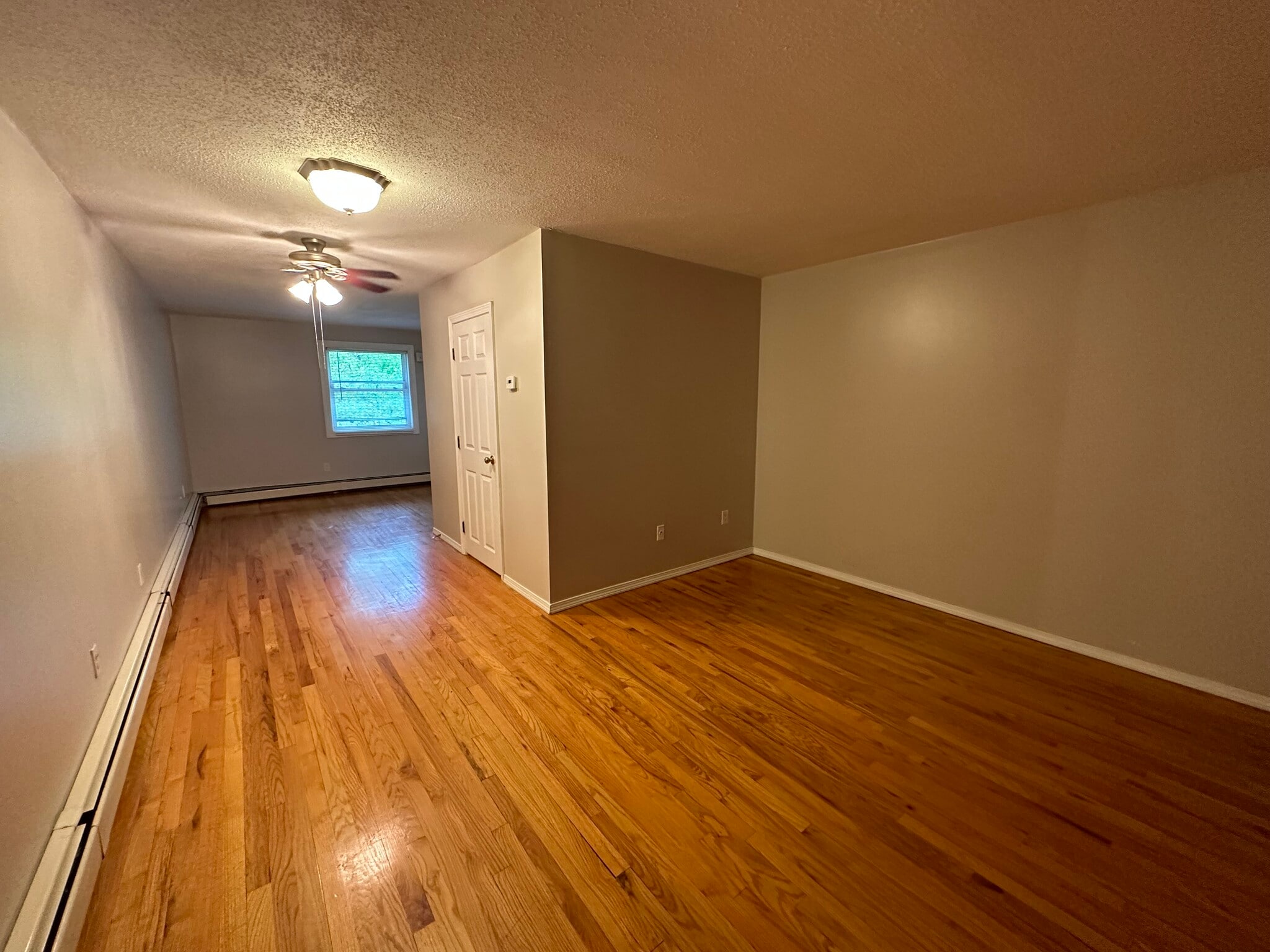 Master bedroom - 569 Smithfield Rd