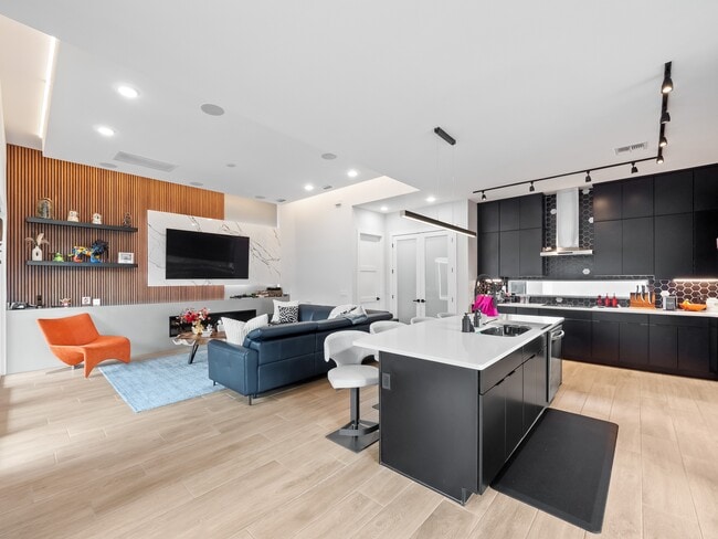 Building Photo - 239 Hampton Loop